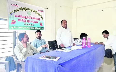 ఇందిరమ్మ ఇళ్లు సక్రమంగా నిర్మించాలి