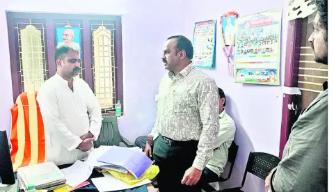 ఏసీబీ దాడులతో బెంబేలు
