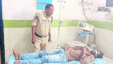 పాలేరును చితకబాదిన యజమాని..
