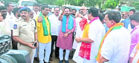 పాలిటెక్నిక్‌ మైదానం పరిశీలన
