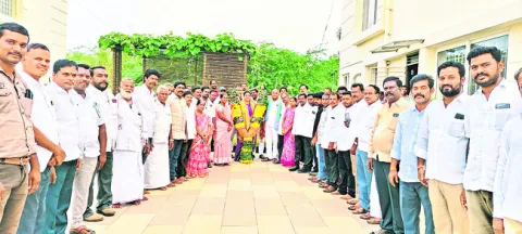 పదవులతో పార్టీని బలోపేతం చేయండి 