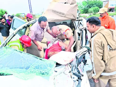 కర్తవ్య నిర్వహణలో విగతజీవులై.. 