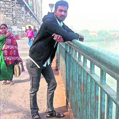 విద్యుత్‌ షాక్‌తో యువకుడి మృతి