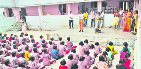 కన్నబిడ్డల్లా చూసుకోవాలి