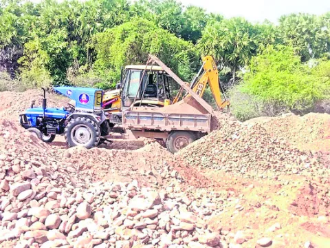 పిల్లాపేరును చెరిపేస్తున్నారు 