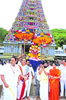 దుర్గమ్మకు ఆషాఢ సారె 