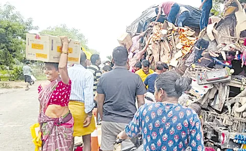  Mancherial Road Accident: Public Rushes to Take Santoor Soap Boxes