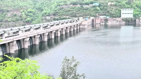 కృష్ణమ్మ పరవళ్లు