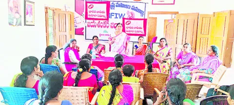 మహిళలపై దాడులను అరికట్టాలి