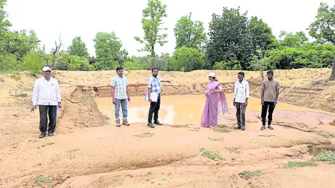 భూగర్భ జలాల పనుల పరిశీలన 