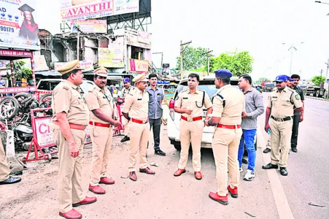 అన్ని శాఖల సమన్వయంతో రోడ్డు భద్రతా చర్యలు 