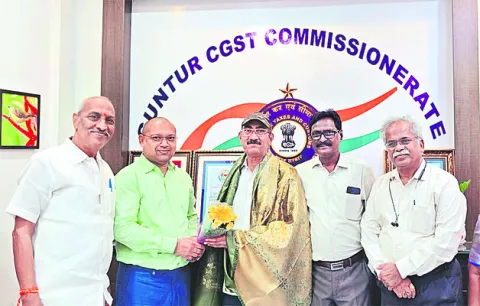 కేంద్ర ఆరోగ్య పథకం ఎల్‌ఏసీ మెంబర్‌గా గుమ్మడి 
