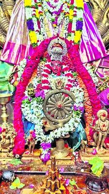 కపాలినీ, భగమాలినీ క్రమాల్లో భద్రకాళి 