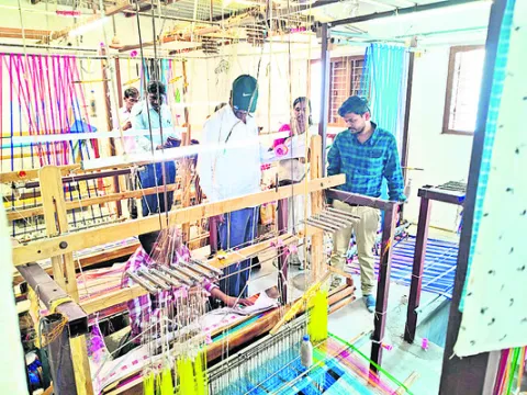 నేతన్నకు పొదుపు భరోసా