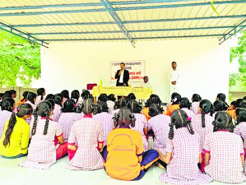 మత్తుపదార్థాలపై అప్రమత్తంగా ఉండాలి