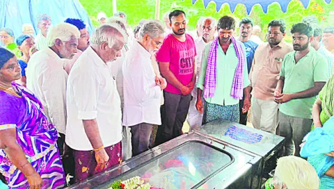 విద్యుదాఘాతంతో యువకుడి దుర్మరణం 