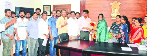 దీపావళి నాటికి టిడ్కో ఇళ్లు 