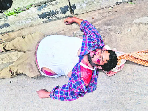 రోడ్డు ప్రమాదంలో ఐటీఐ కళాశాల ఉద్యోగి దుర్మరణం 