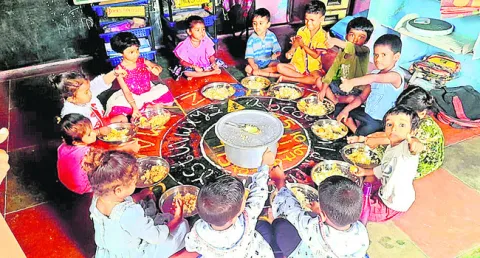 అంగన్‌వాడీలు మరింత బలోపేతం