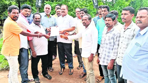 అంతర్రాష్ట్ర రహదారి సమస్య పరిష్కరించాలి 