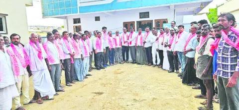 బీఆర్‌ఎస్‌లో భారీగా చేరికలు 
