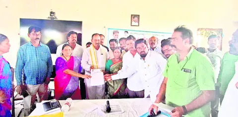 దశలవారీగా ఇందిరమ్మ ఇళ్ల మంజూరు