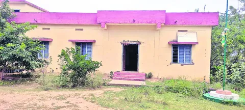 నిబంధనలకు విరుద్ధంగా బదిలీలు 