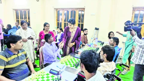 ఎత్తుకు పై ఎత్తు వేస్తున్న ఆటగాళ్లు..!