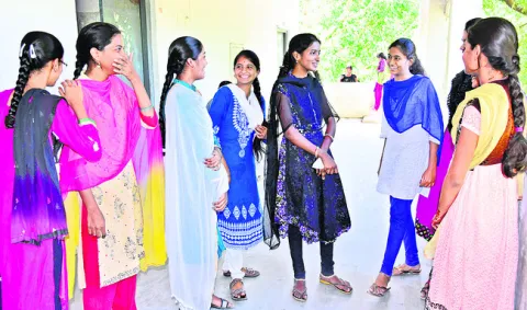 కొత్త విద్యా సంవత్సరం.. కొత్త బంగారు లోకం