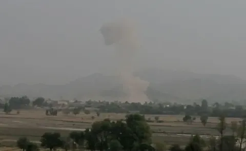suicide bomber rams military convoy in northwest Pakistan13