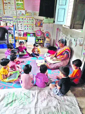 అంగన్‌వాడీలకు ఫోన్లు అందేదెప్పుడు? 