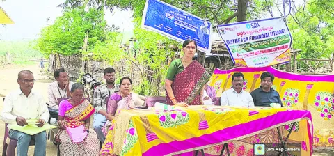 గిరిజనుల అభివృద్ధికి  ప్రత్యేక పథకాలు
