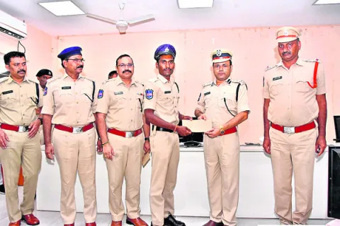 విధుల్లో నిర్లక్ష్యం వహిస్తే చర్యలు 