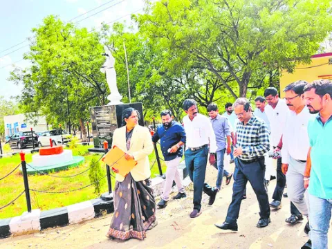 కోర్టు కాంప్లెక్స్‌ సందర్శన 