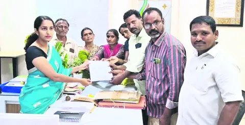 లో గ్రేడ్‌ పొగాకును కొనుగోలు చేయండయ్యా.. 