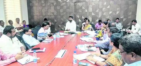 ‘ఉపాధి’లో నిబంధనలు పాటించాలి