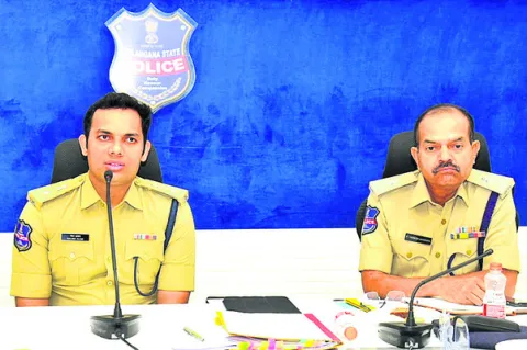 అక్రమ రిజిస్ట్రేషన్లపై ఉక్కుపాదం