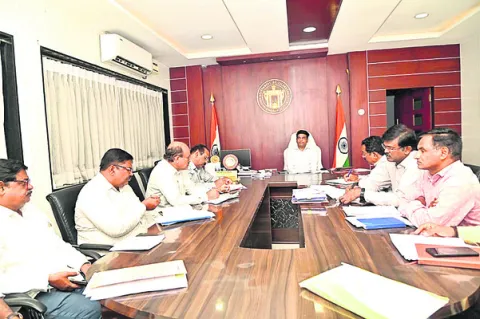వన మహోత్సవానికి   ప్రణాళికలు సిద్ధం చేయాలి