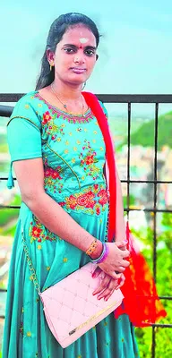 చికిత్స పొందుతున్న మహిళ మృతి 
