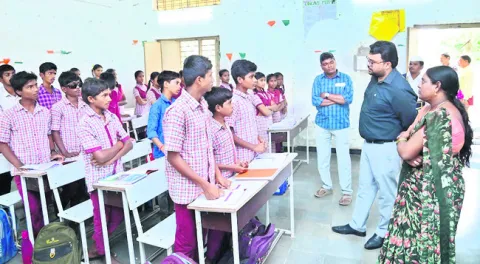 ప్రభుత్వ పాఠశాలలపై నమ్మకం పెంచాలి 