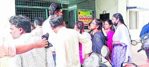 పంచాయతీ కార్యదర్శుల పోరుబాట 