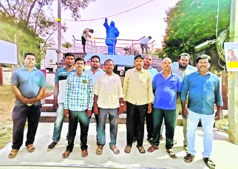 అంబేడ్కర్‌ విగ్రహావిష్కరణకు ఎమ్మెల్యే అడు!్డ