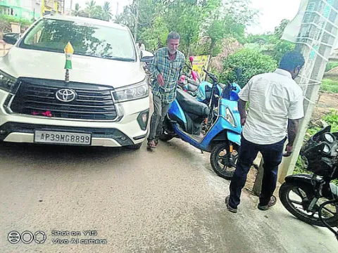 మంత్రి ఉంటే ఆ మార్గం మూతే..! 