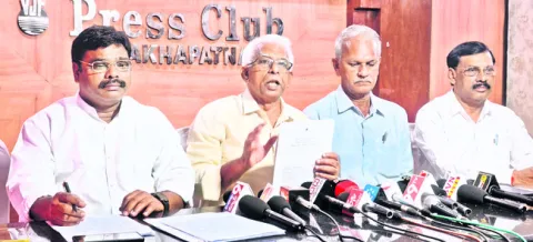 విశాఖ స్టీల్‌ప్లాంట్‌ ప్రైవేటీకరణ ప్రయత్నాలు ఆపాలి 
