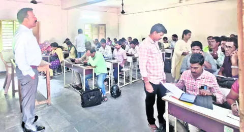 పాఠశాలల వివరాలు ఆన్‌లైన్‌లో నమోదు చేయాలి 