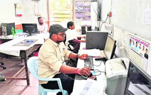 అర్హులా.. కాదా