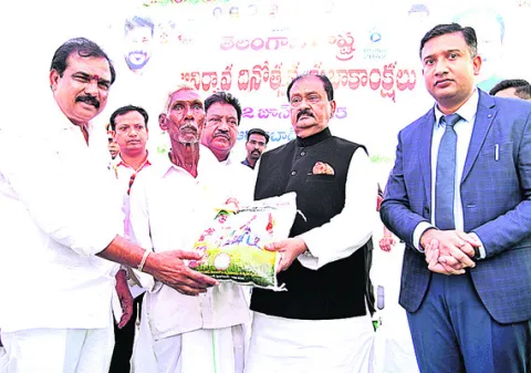 వాతావరణం
