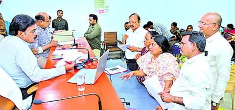 పీజీఆర్‌ఎస్‌ అర్జీలకు సత్వర పరిష్కారం 