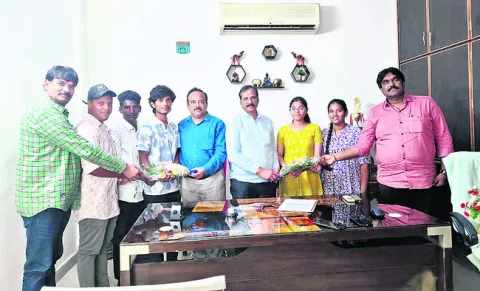 ● రెజొనెన్స్‌ జయభేరి
