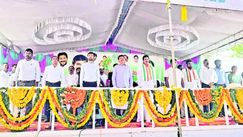 పేదలందరికీ ఇందిరమ్మ ఇళ్లు
